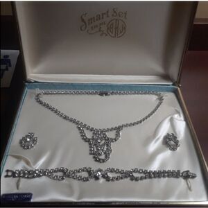 Vintage 1940's BRJ Smart Set 5th Avenue jewelry